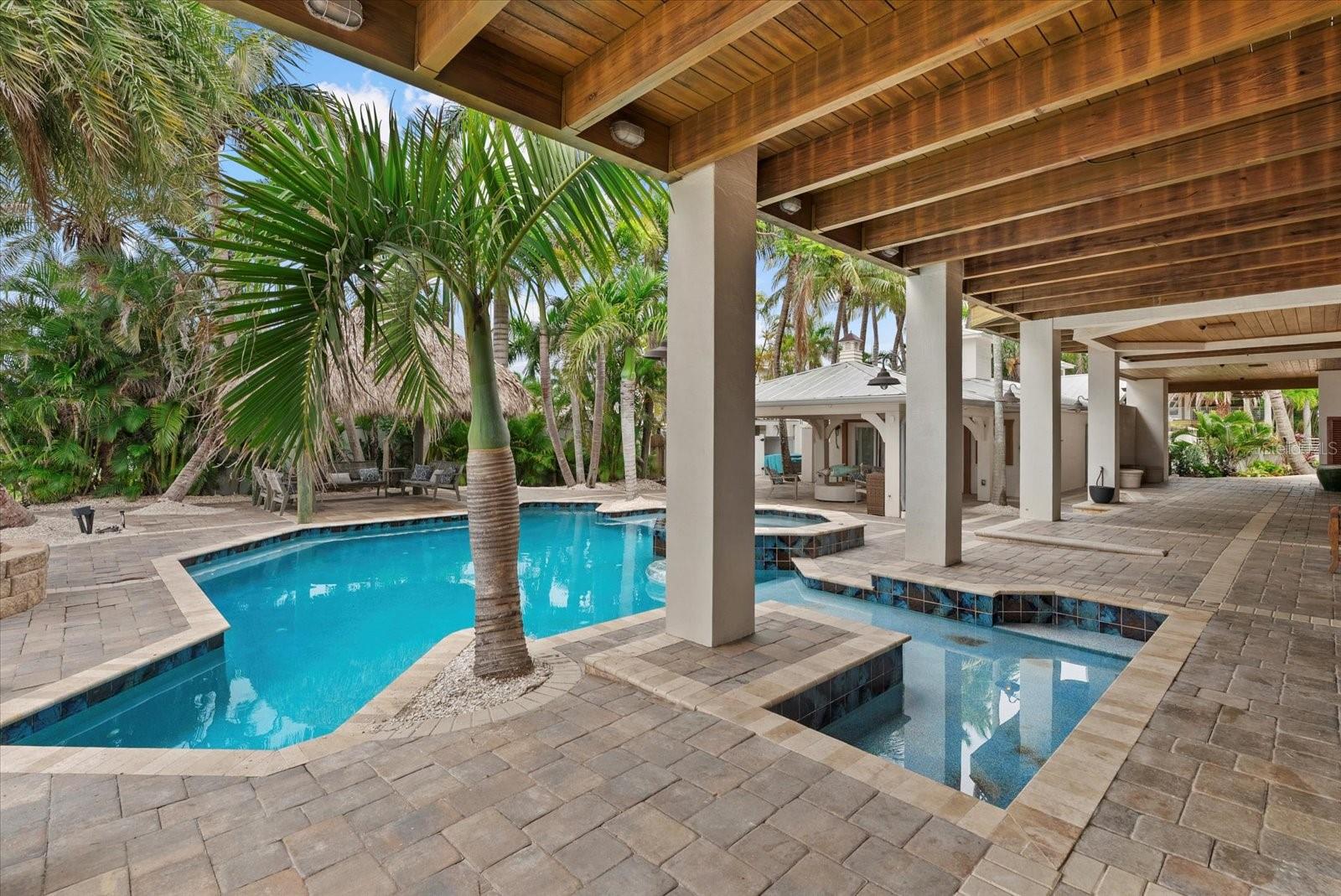 BAY BEACH - Residential Income