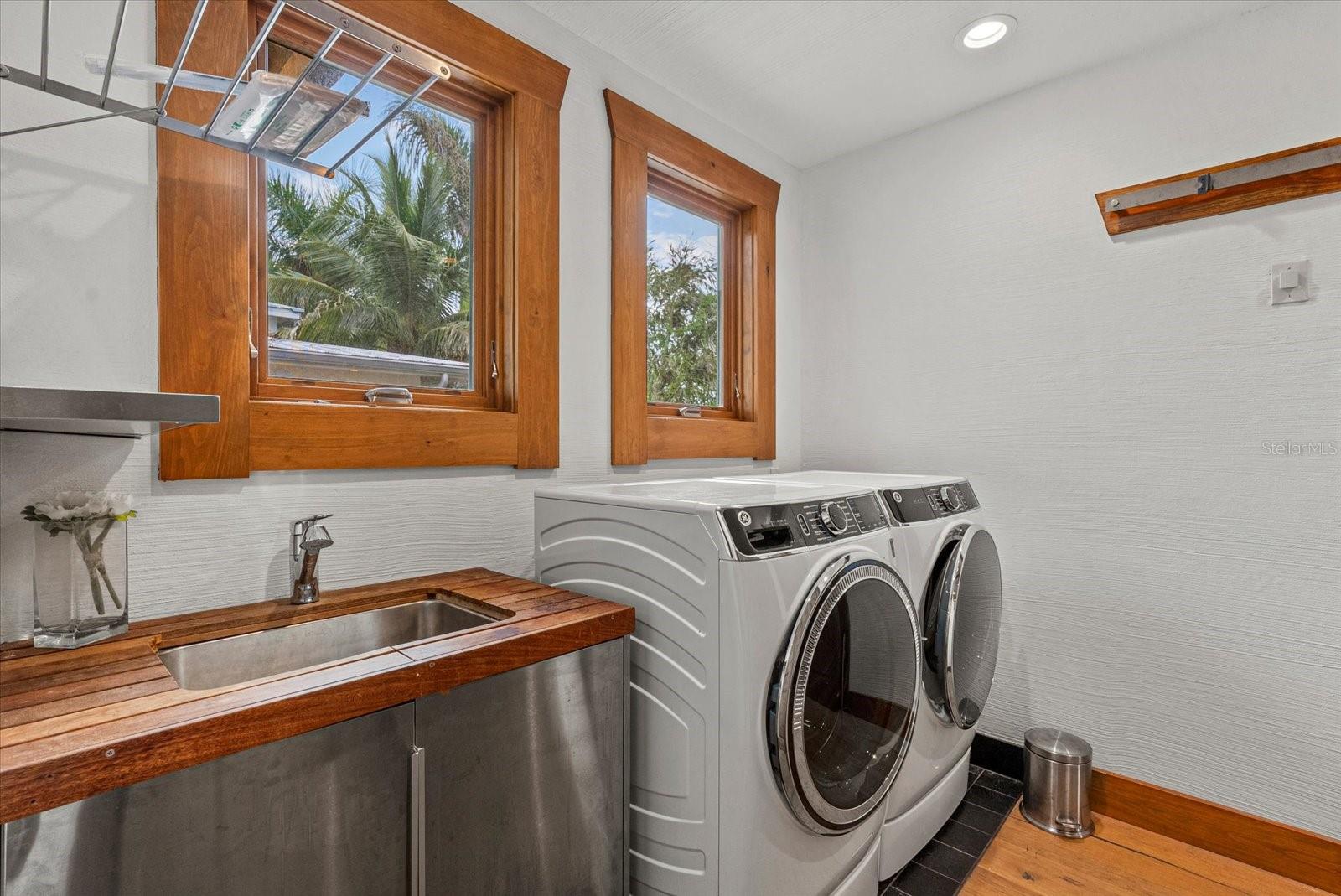 BAY BEACH - Residential Income