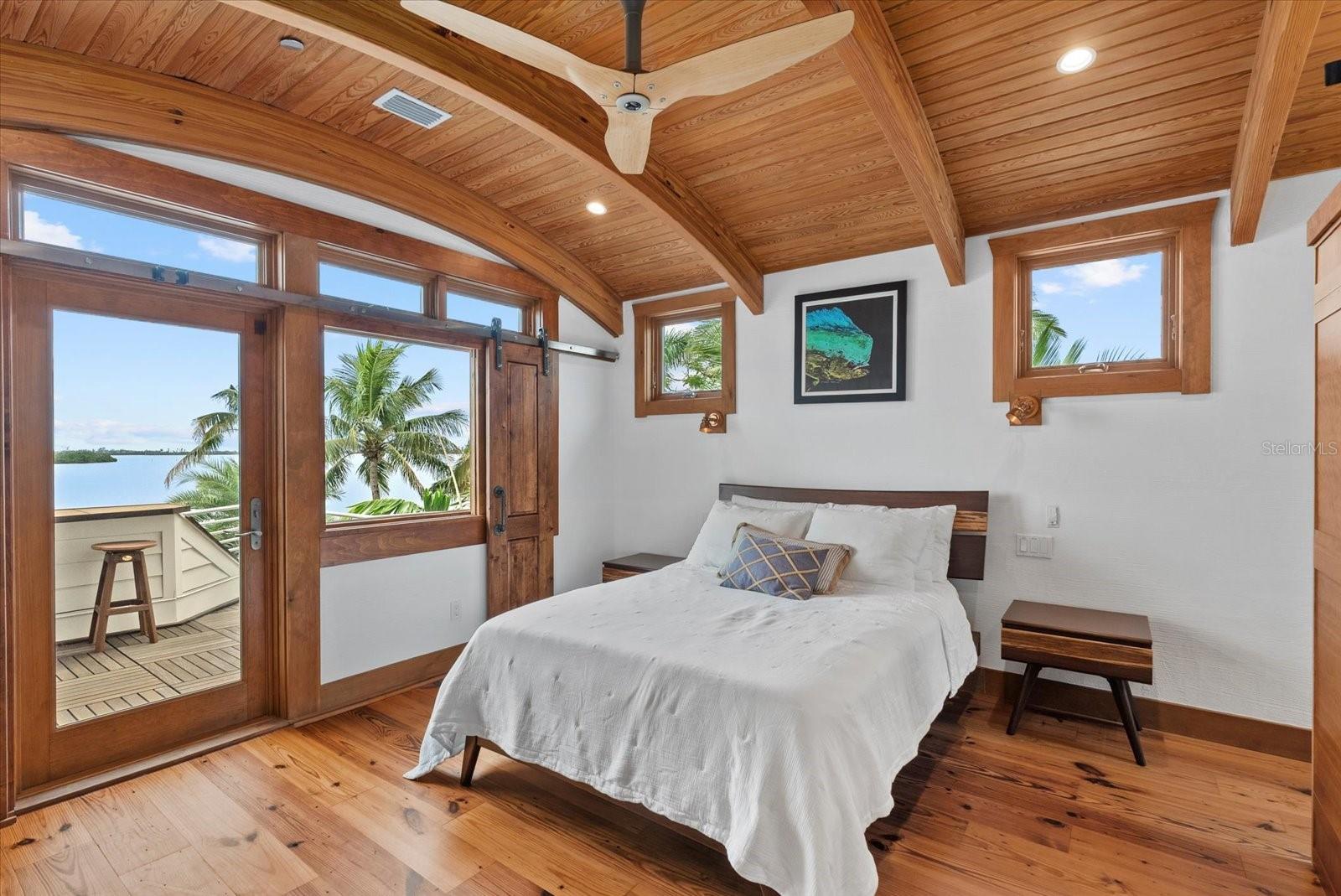 BAY BEACH - Residential Income