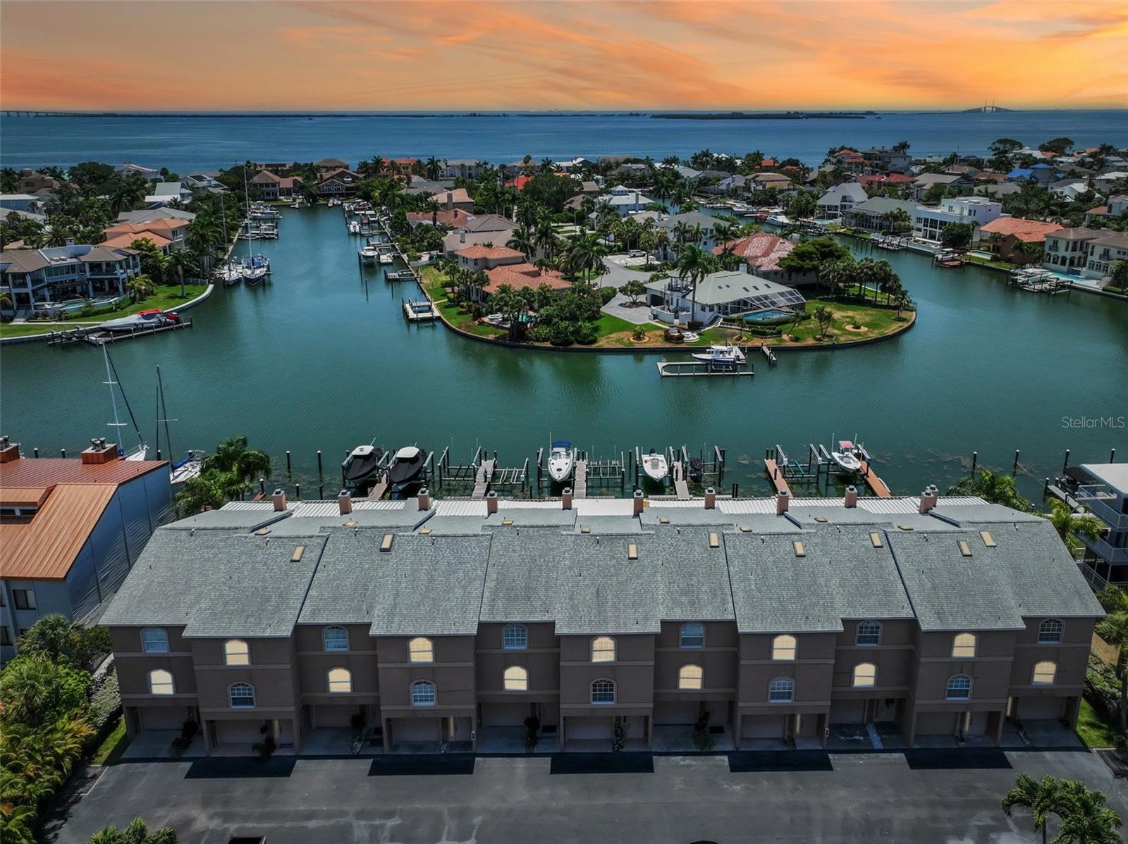 PALM ISLAND TOWNHOMES - Residential Lease