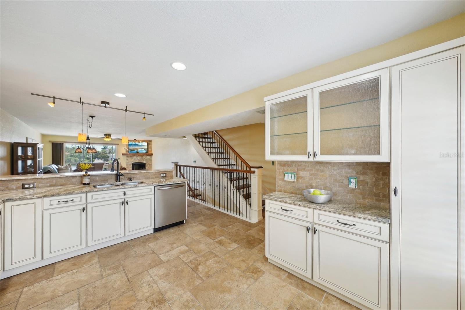 PALM ISLAND TOWNHOMES - Residential Lease