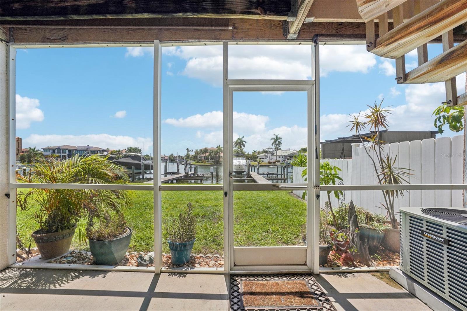 PALM ISLAND TOWNHOMES - Residential Lease