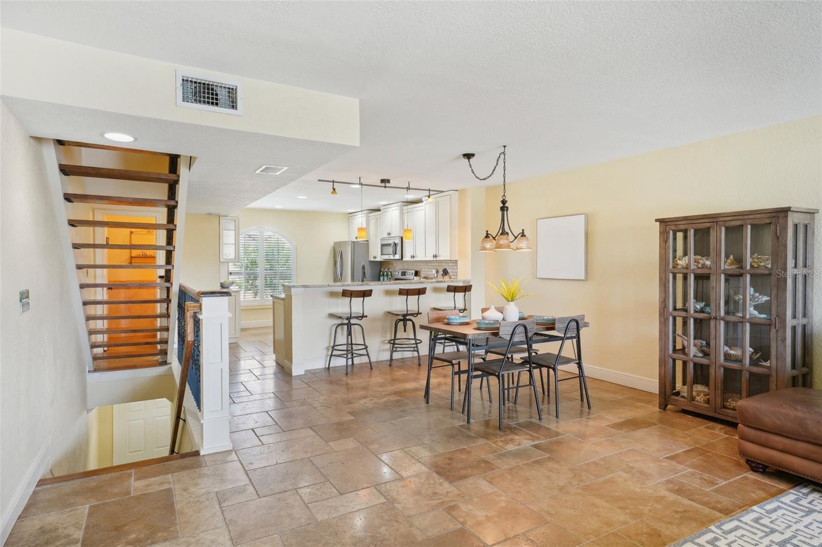 PALM ISLAND TOWNHOMES - Residential Lease