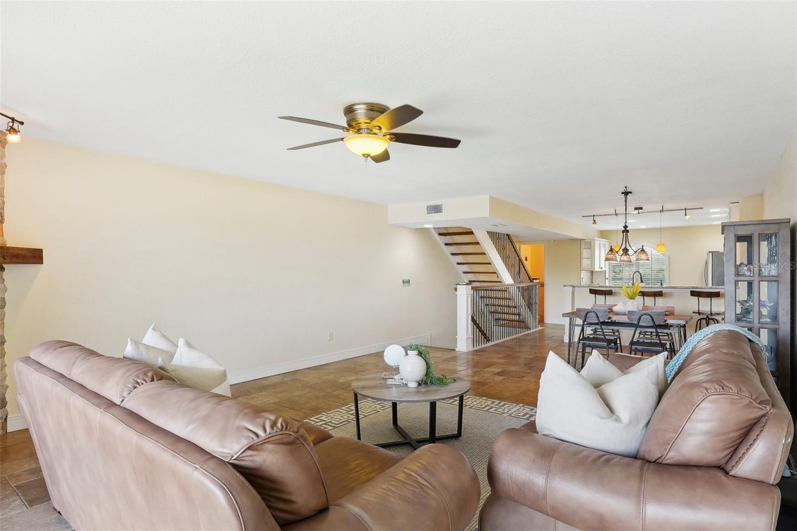 PALM ISLAND TOWNHOMES - Residential Lease