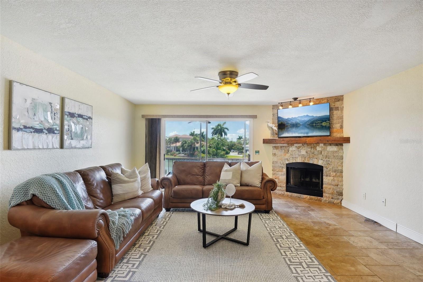 PALM ISLAND TOWNHOMES - Residential Lease