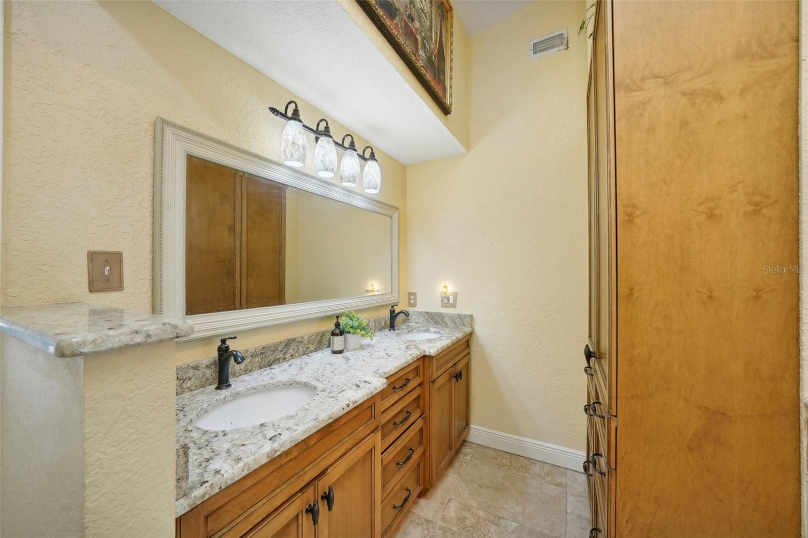 PALM ISLAND TOWNHOMES - Residential Lease
