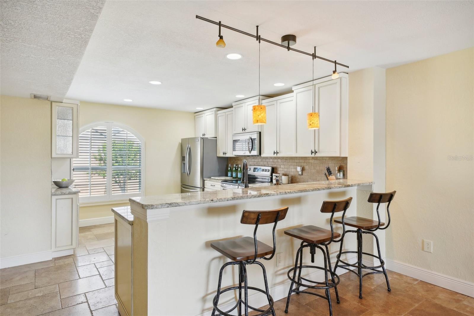PALM ISLAND TOWNHOMES - Residential Lease
