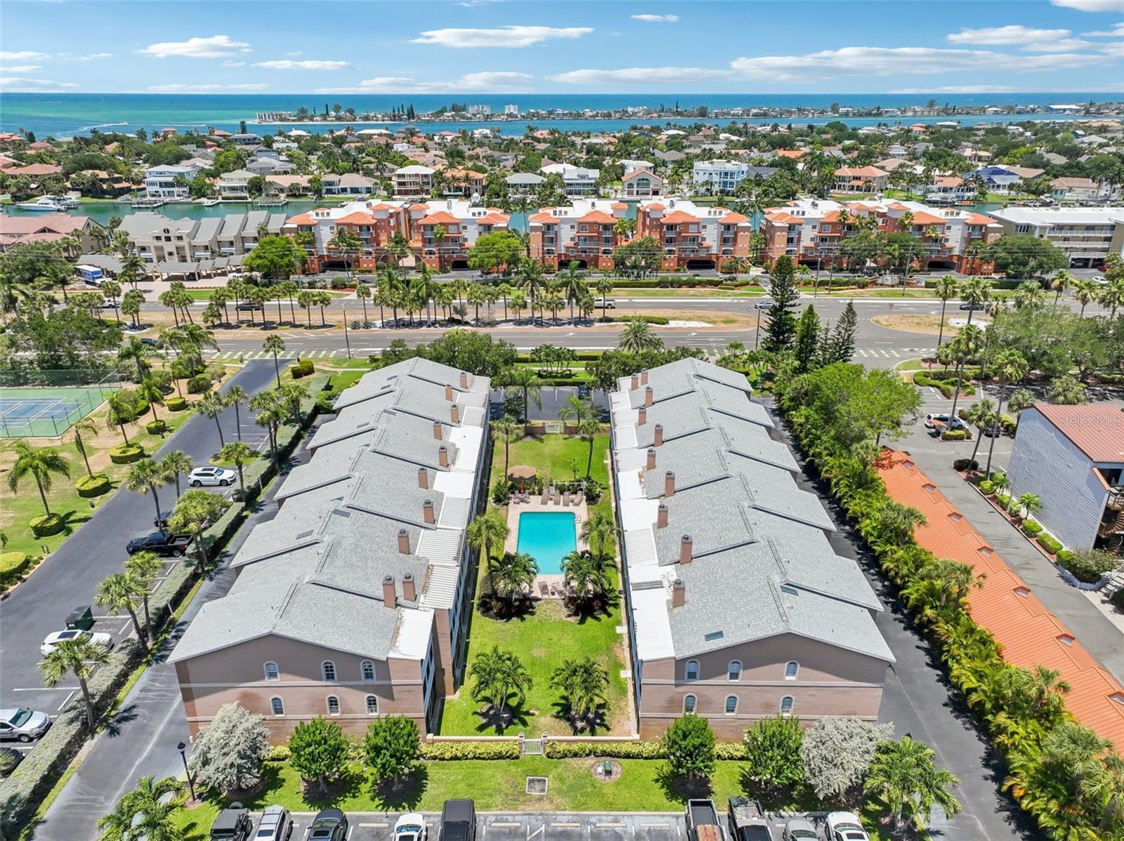 PALM ISLAND TOWNHOMES - Residential Lease