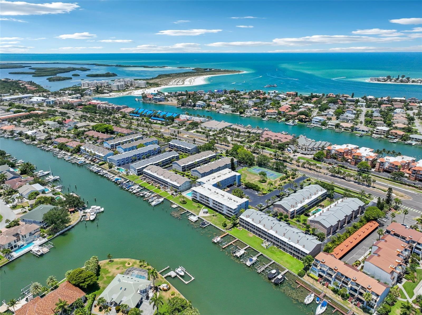 PALM ISLAND TOWNHOMES - Residential Lease