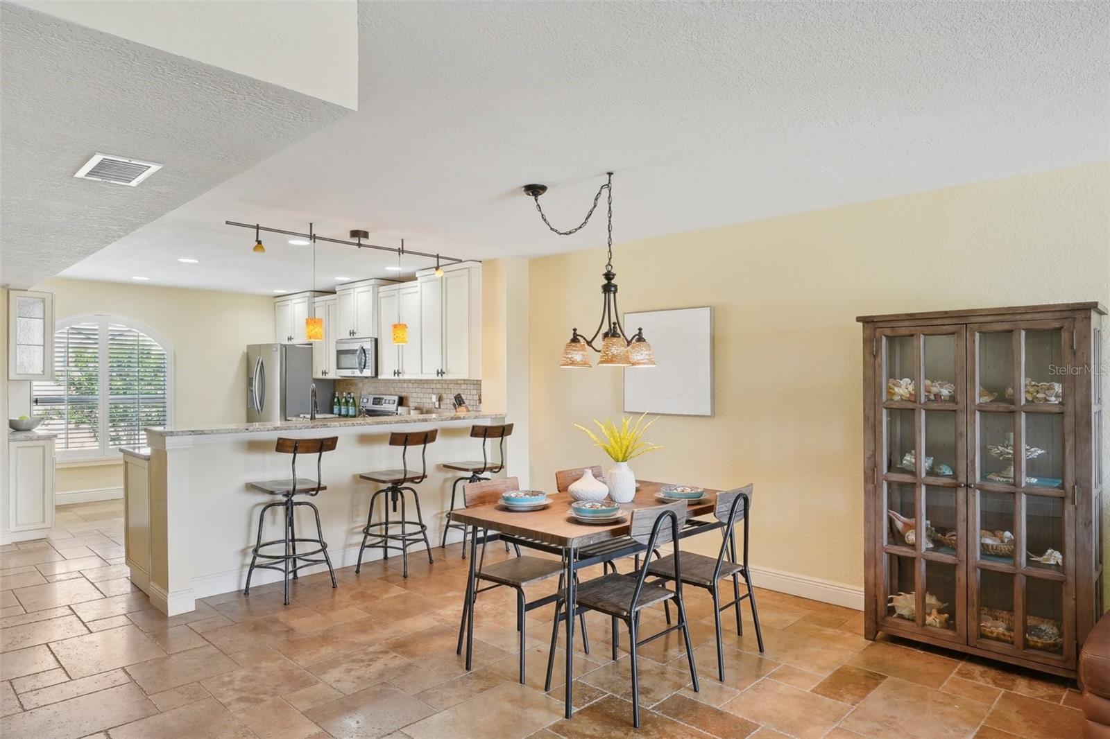 PALM ISLAND TOWNHOMES - Residential Lease