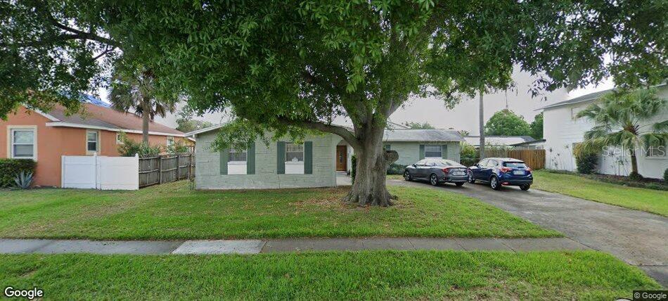 Single family home located in Bay Crest Park