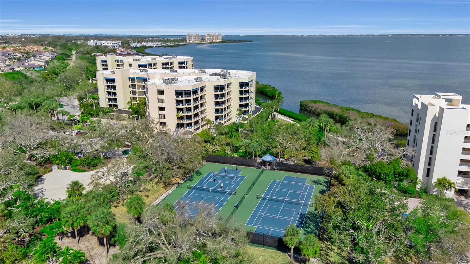 FAIRWAY BAY - Residential
