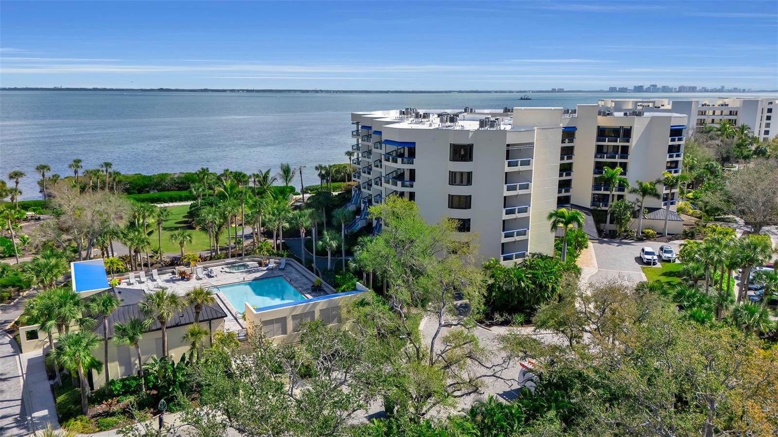 FAIRWAY BAY - Residential