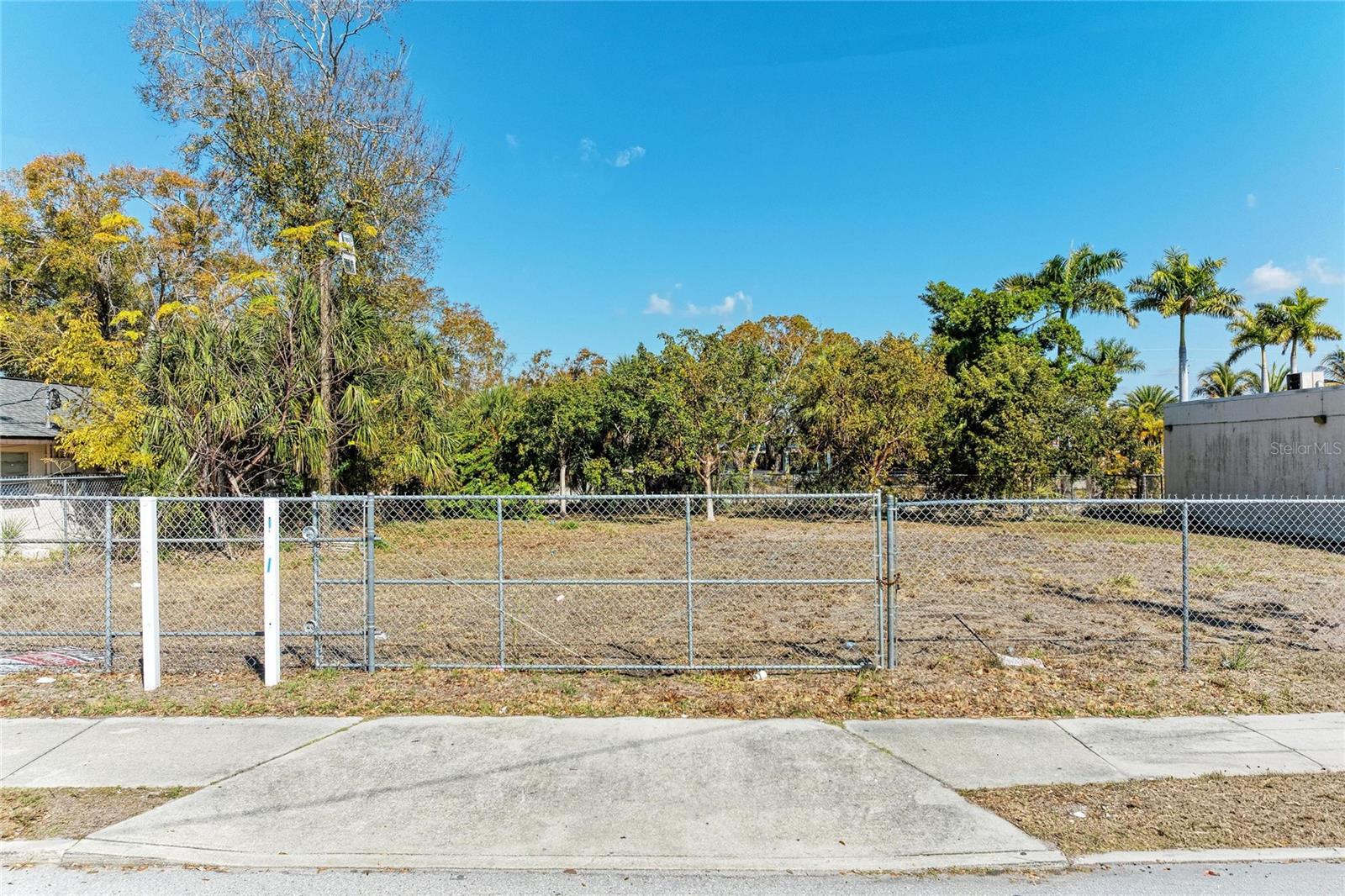 INWOOD PARK FIRST ADD - Land