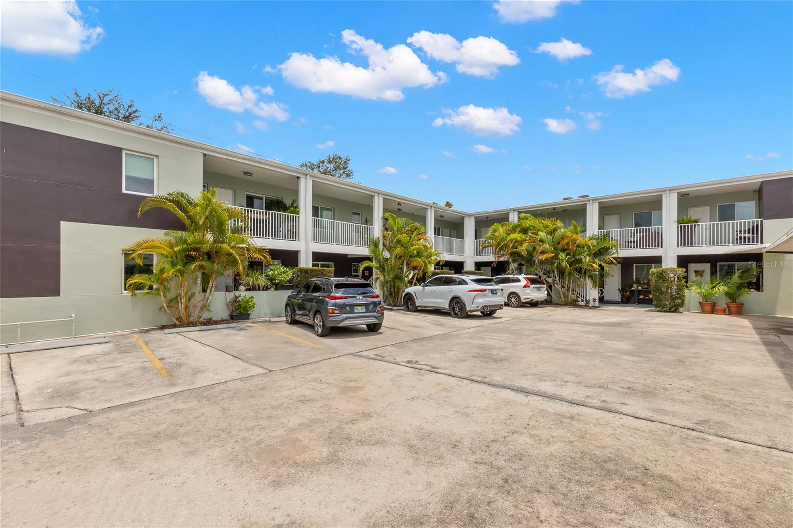 DUNBAR THE CONDO - Residential Lease