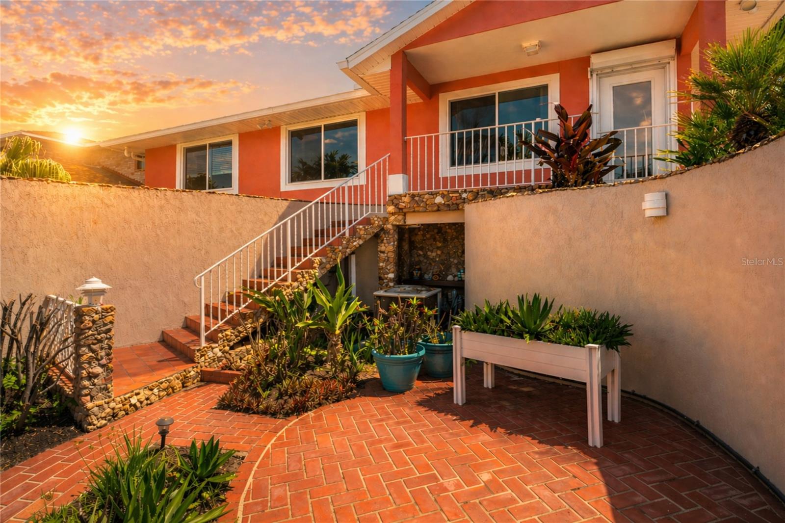 KAHNWAY HEIGHTS - Residential