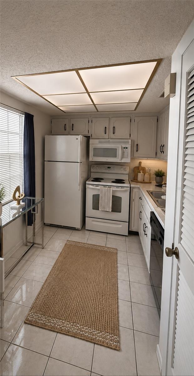 PATRICIAN OAKS - Residential