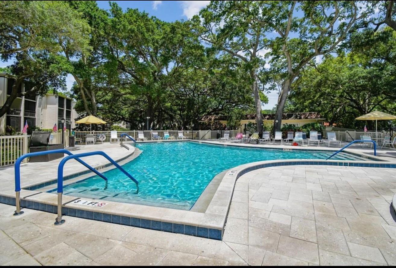 PATRICIAN OAKS - Residential