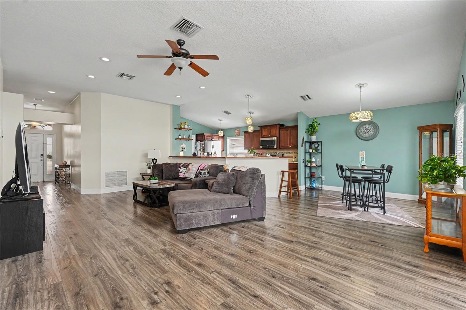 SOUTH COVE PH 2/3 - Residential