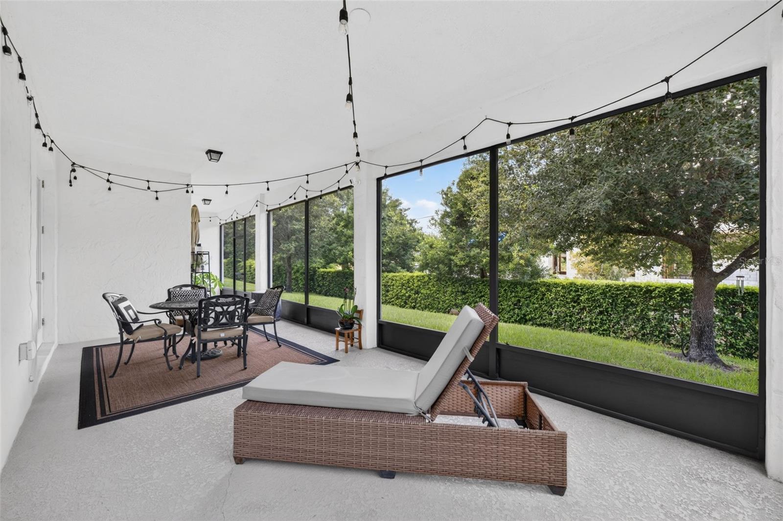LAKESIDE ESTATES - Residential