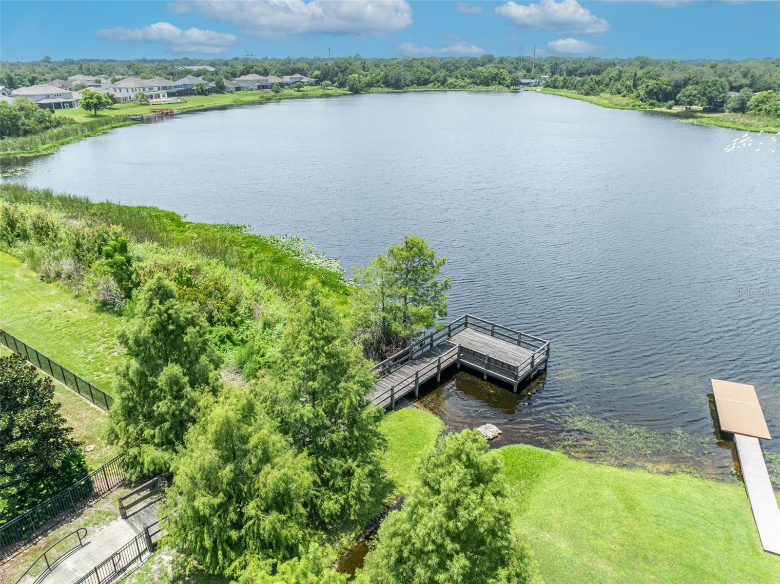 LAKESIDE ESTATES - Residential