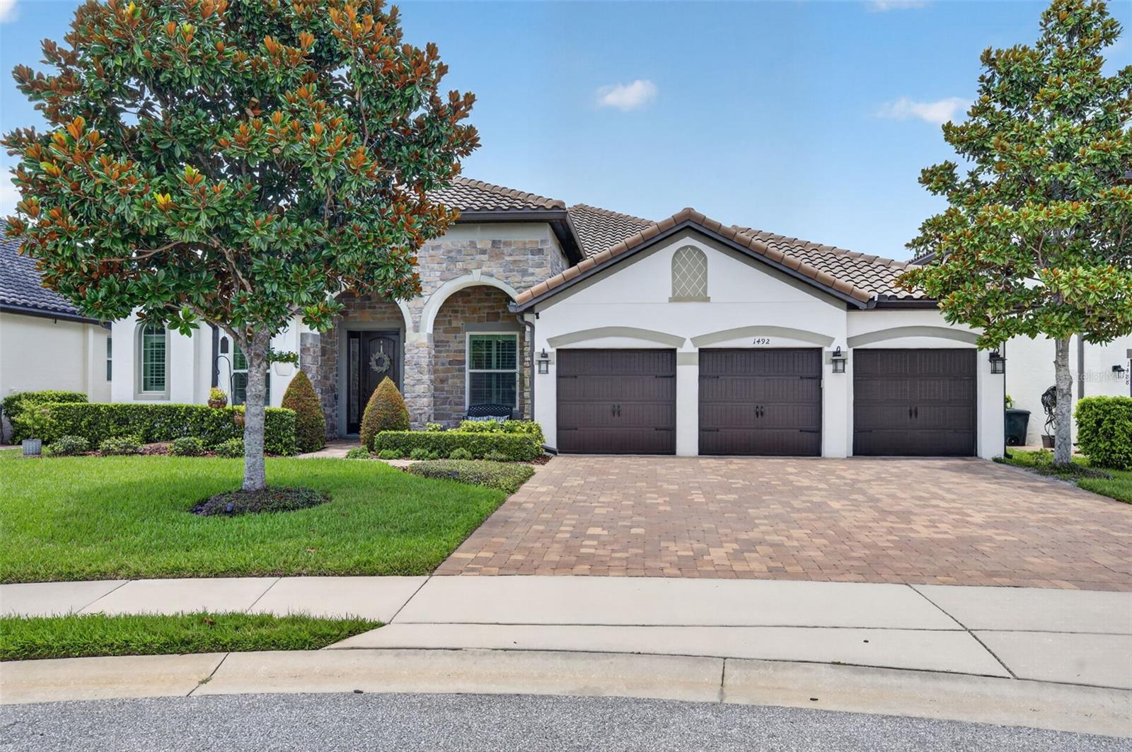 LAKESIDE ESTATES - Residential