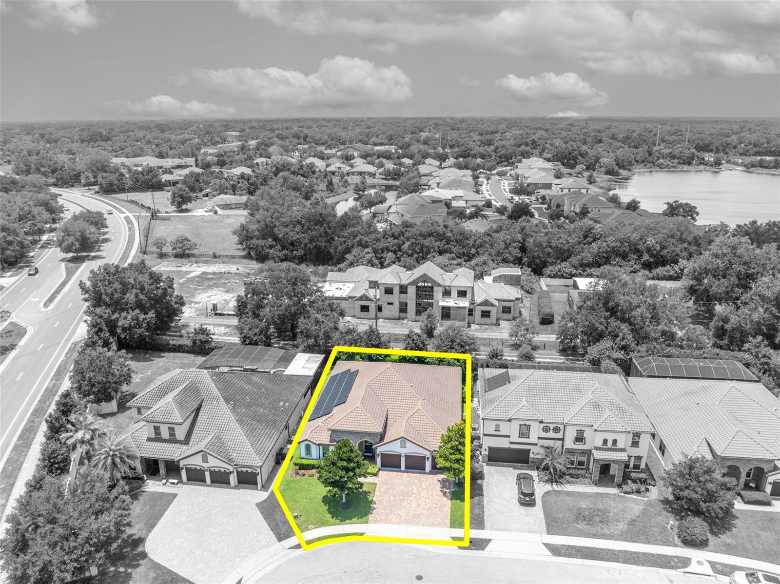LAKESIDE ESTATES - Residential