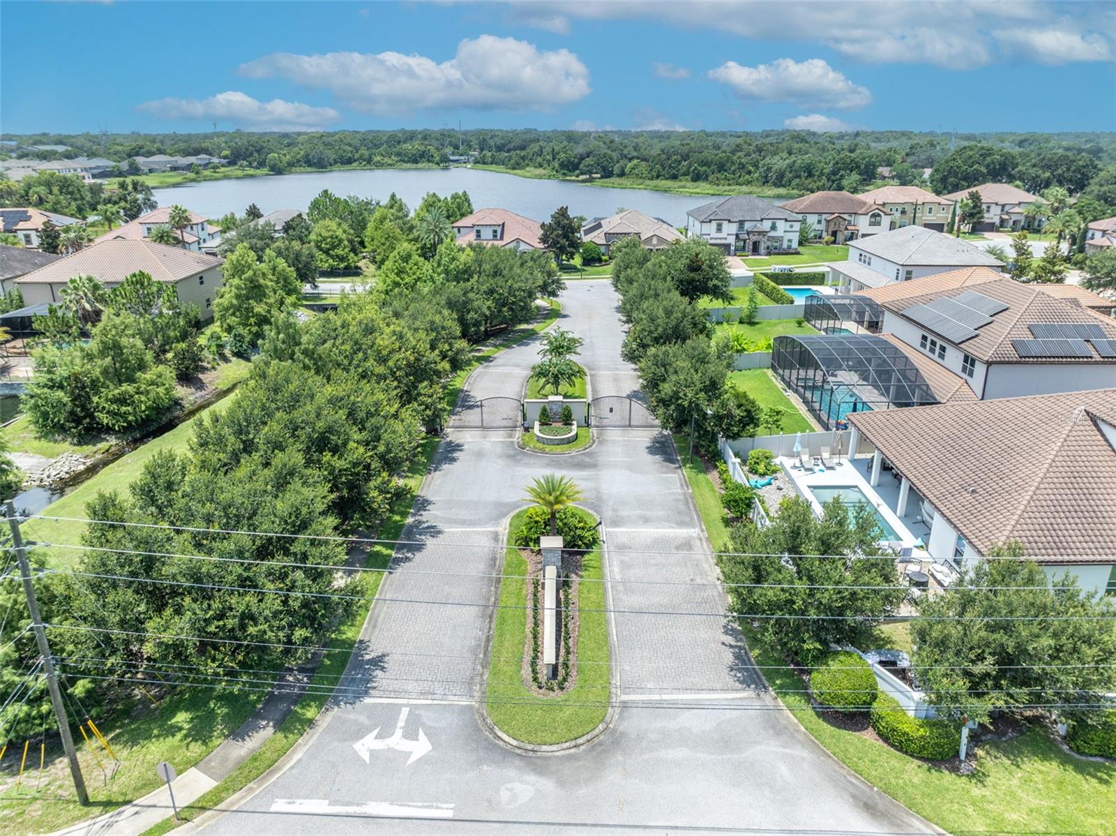 LAKESIDE ESTATES - Residential