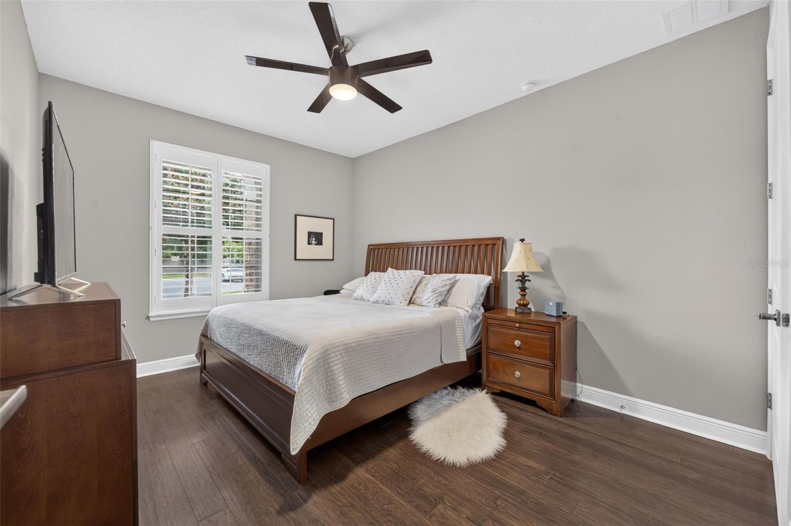 LAKESIDE ESTATES - Residential