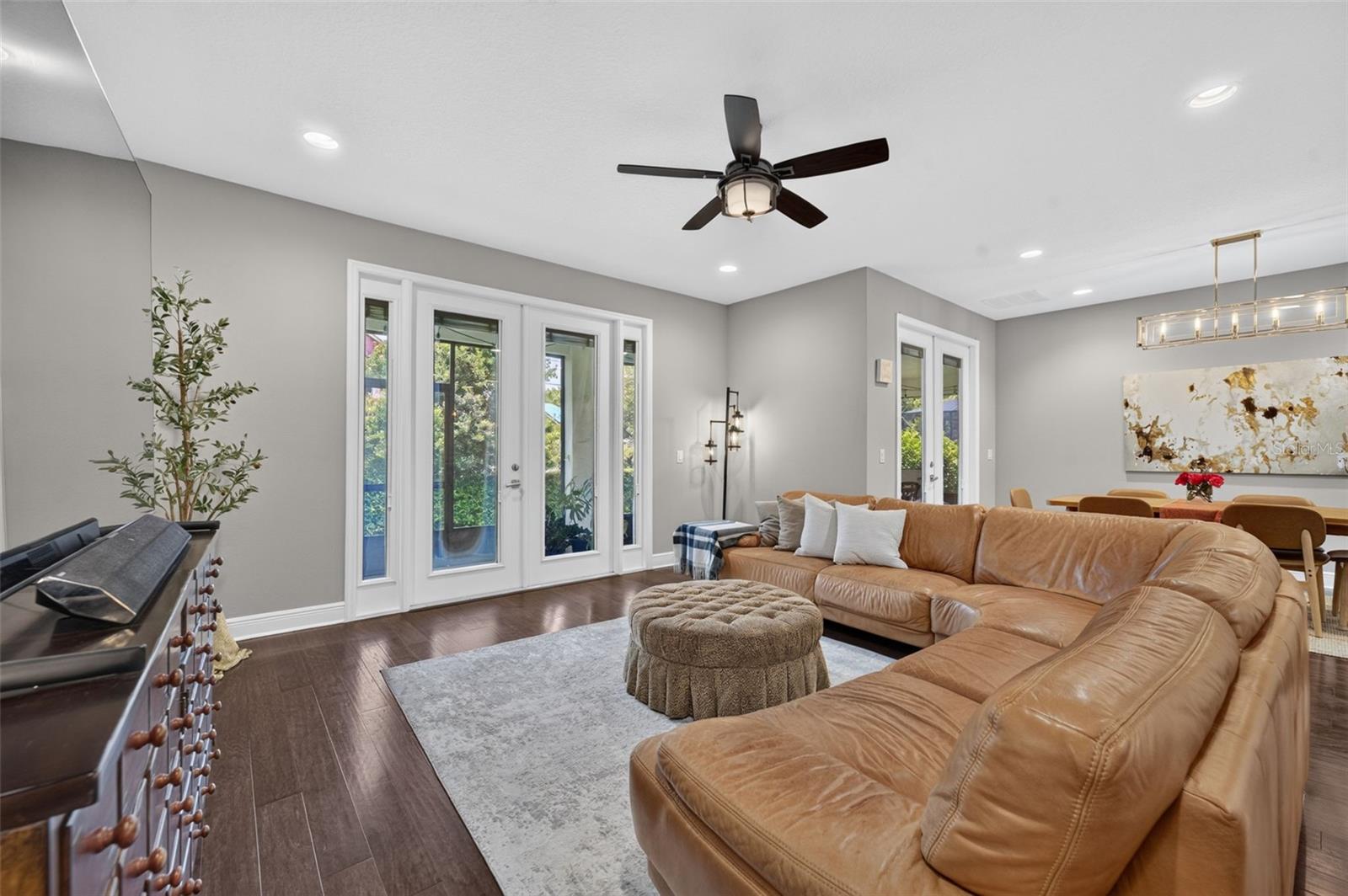 LAKESIDE ESTATES - Residential