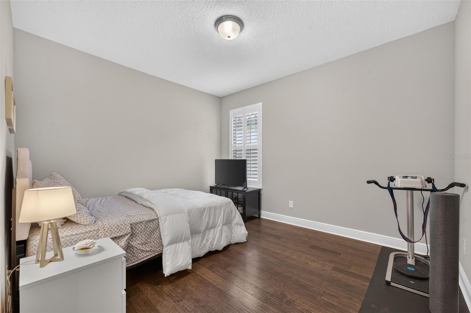 LAKESIDE ESTATES - Residential