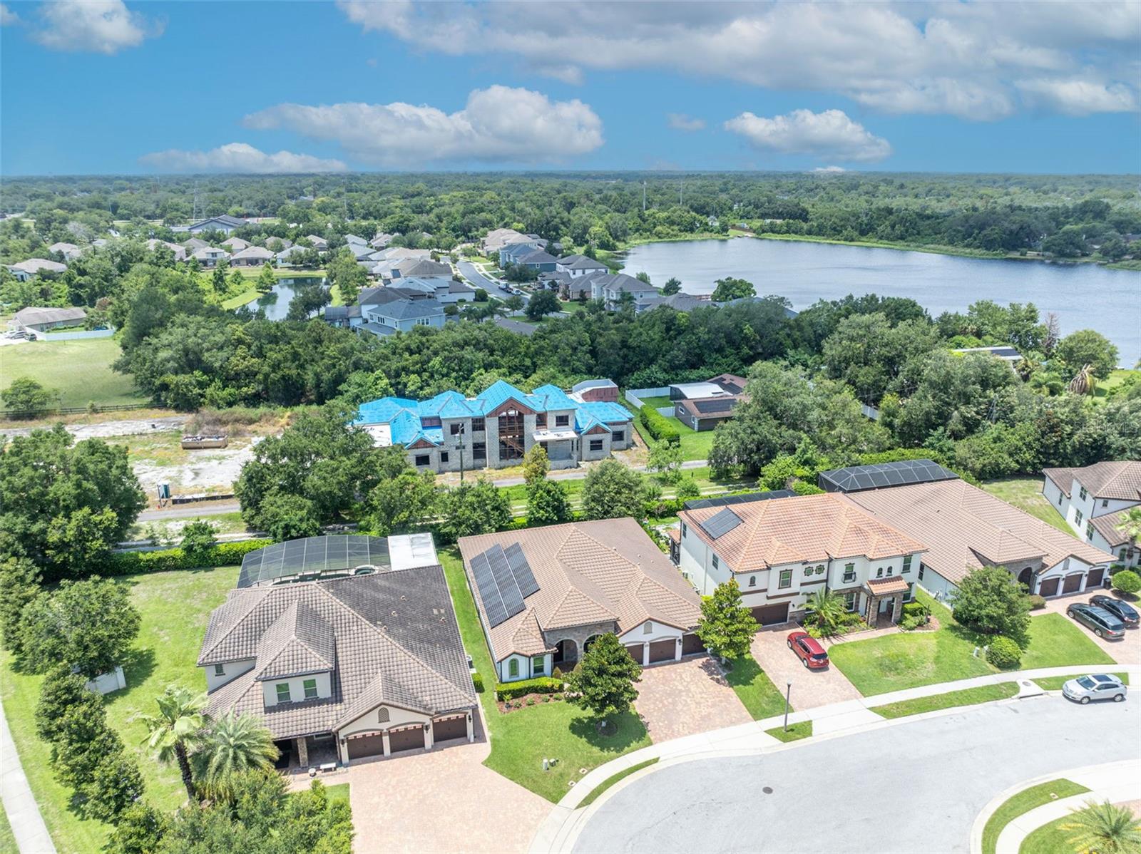 LAKESIDE ESTATES - Residential