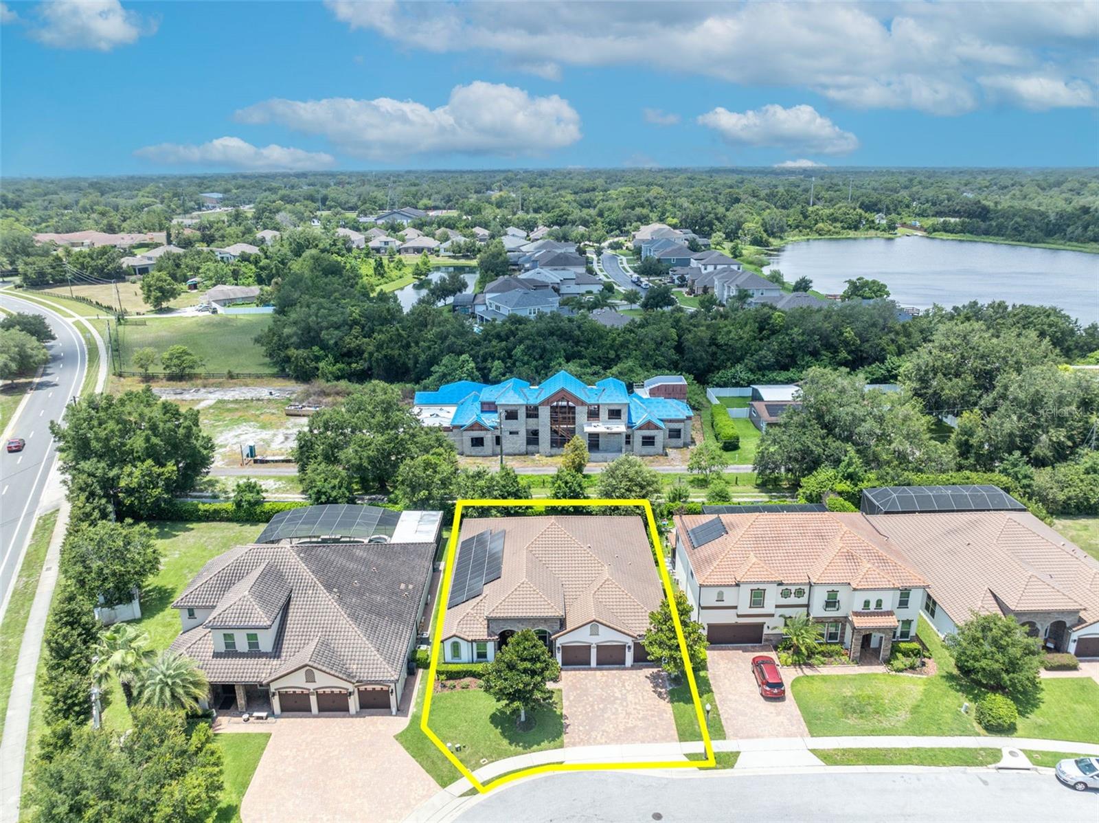 LAKESIDE ESTATES - Residential
