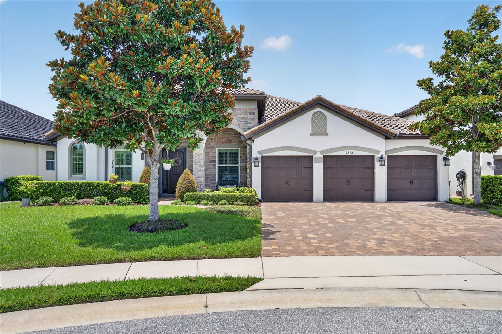 LAKESIDE ESTATES - Residential