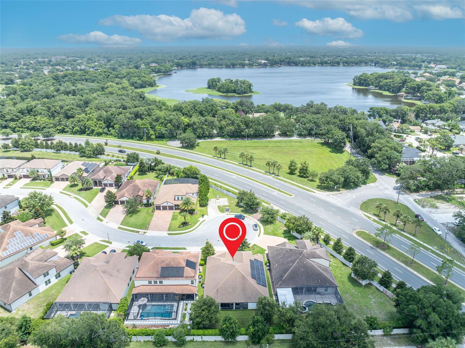 LAKESIDE ESTATES - Residential
