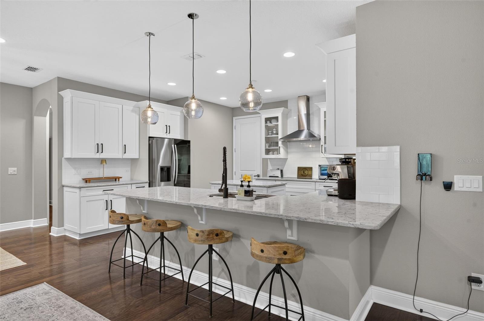 LAKESIDE ESTATES - Residential