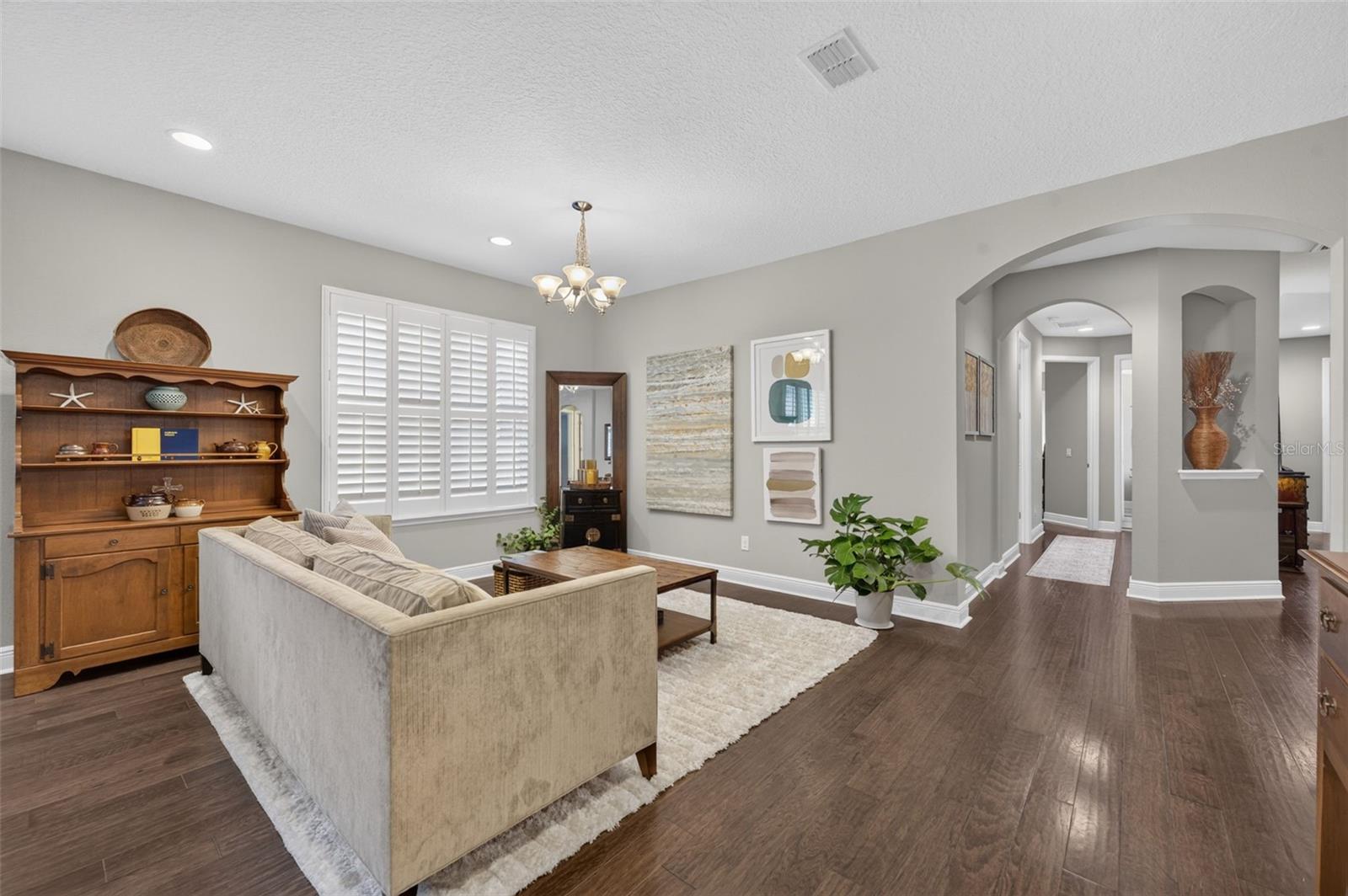 LAKESIDE ESTATES - Residential