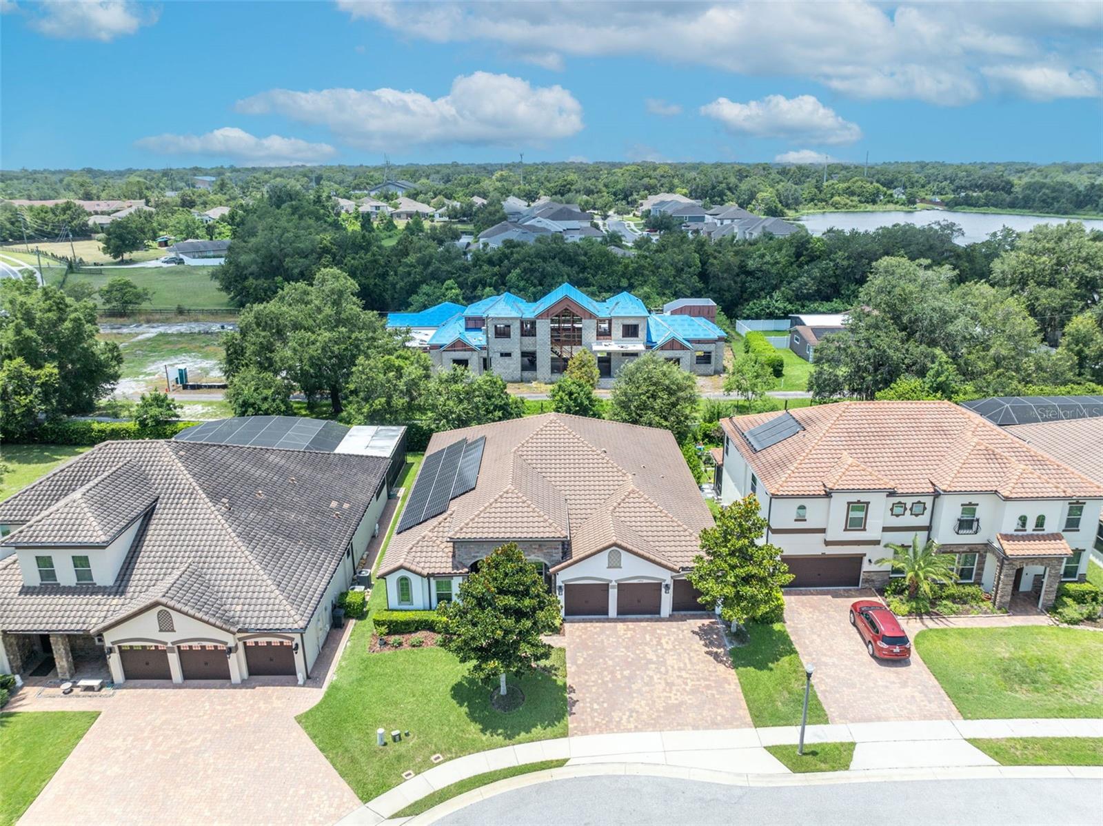 LAKESIDE ESTATES - Residential