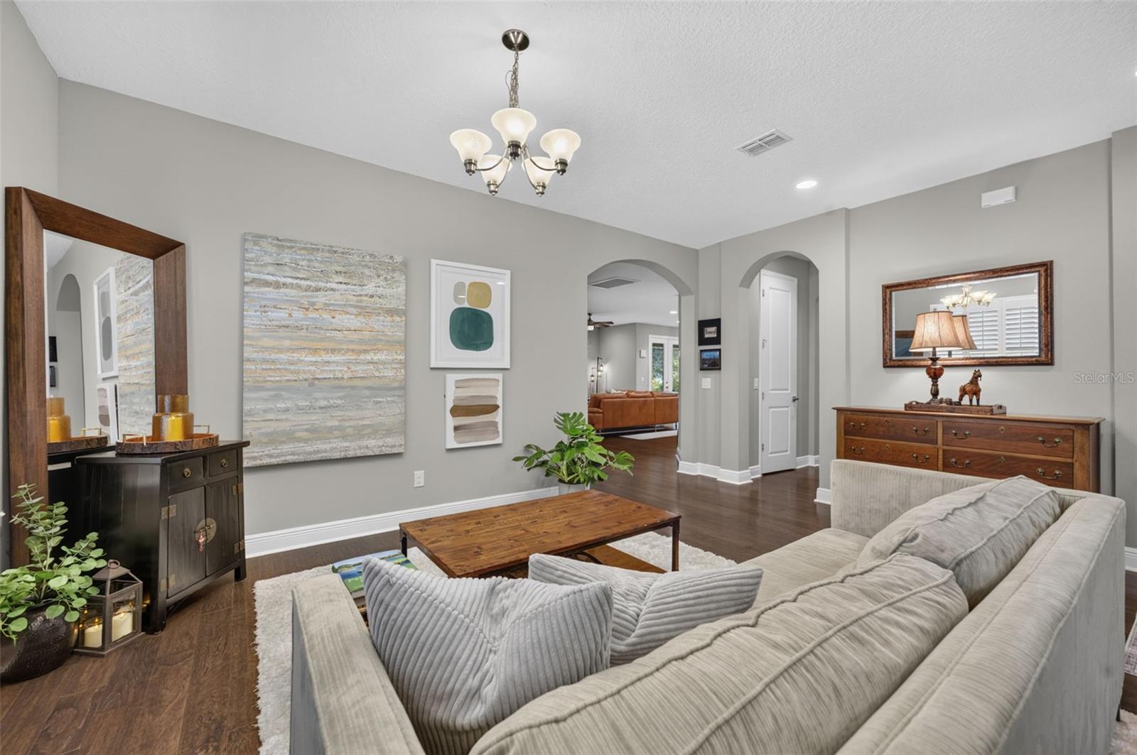 LAKESIDE ESTATES - Residential
