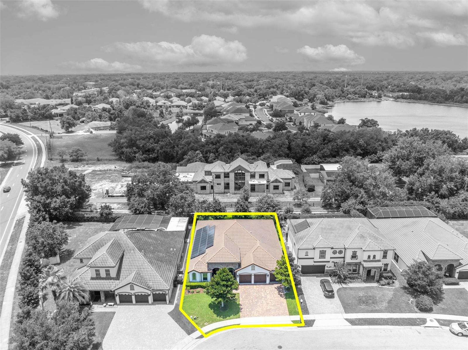 LAKESIDE ESTATES - Residential