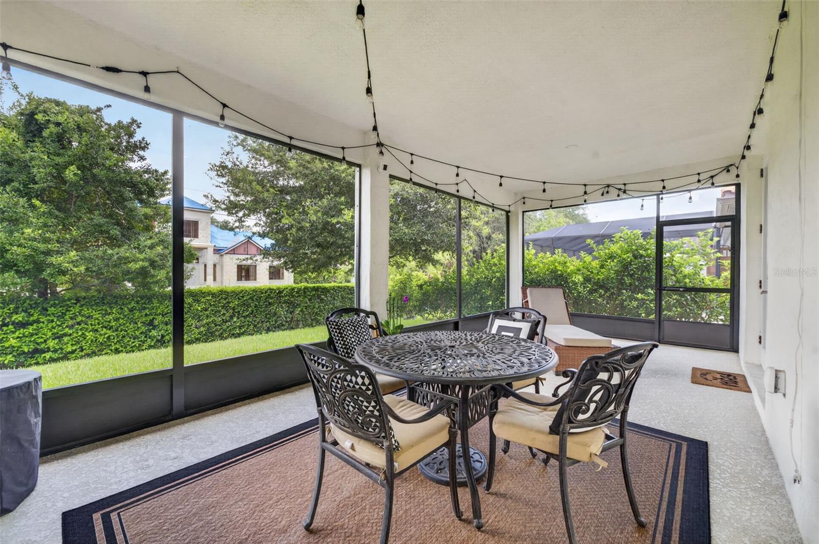 LAKESIDE ESTATES - Residential