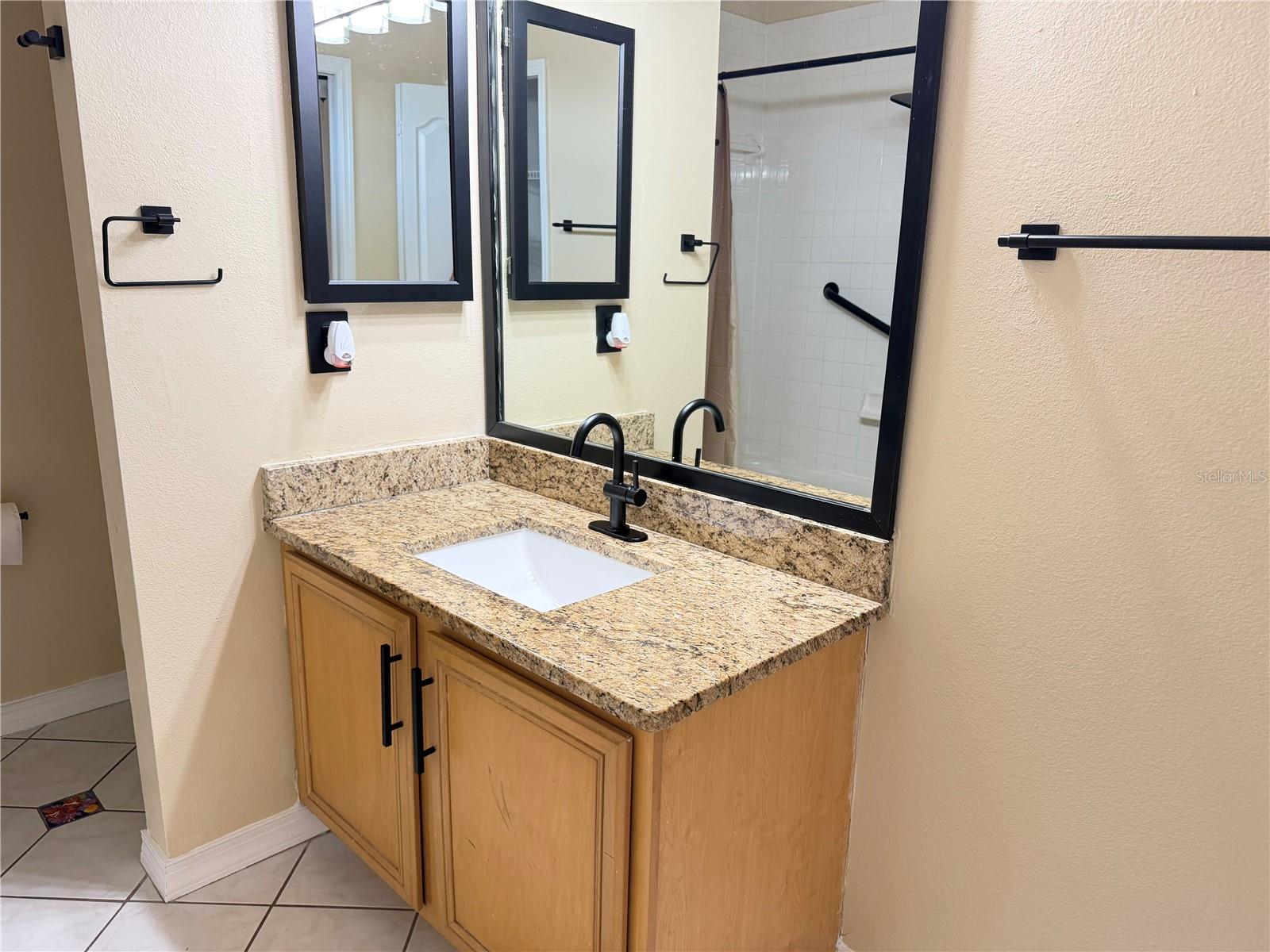 TOWNHOMES ROSEMONT GREEN - Residential Lease