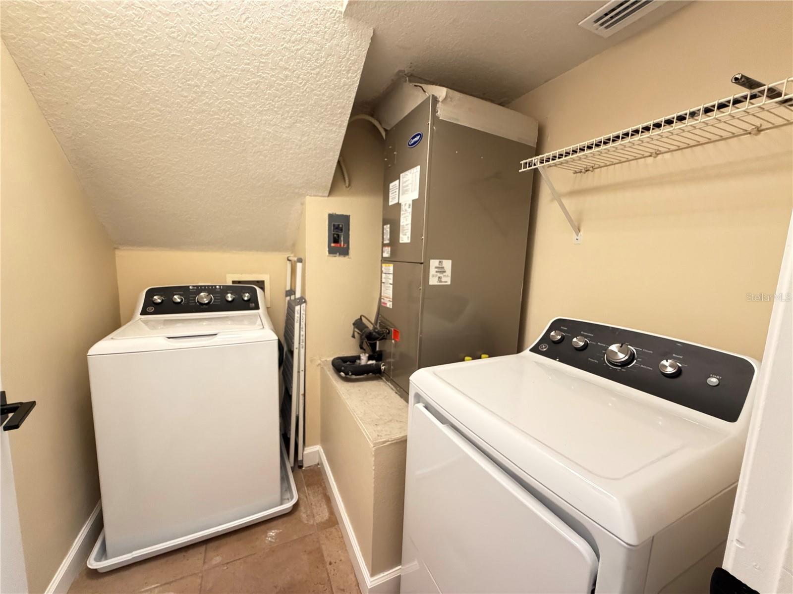TOWNHOMES ROSEMONT GREEN - Residential Lease