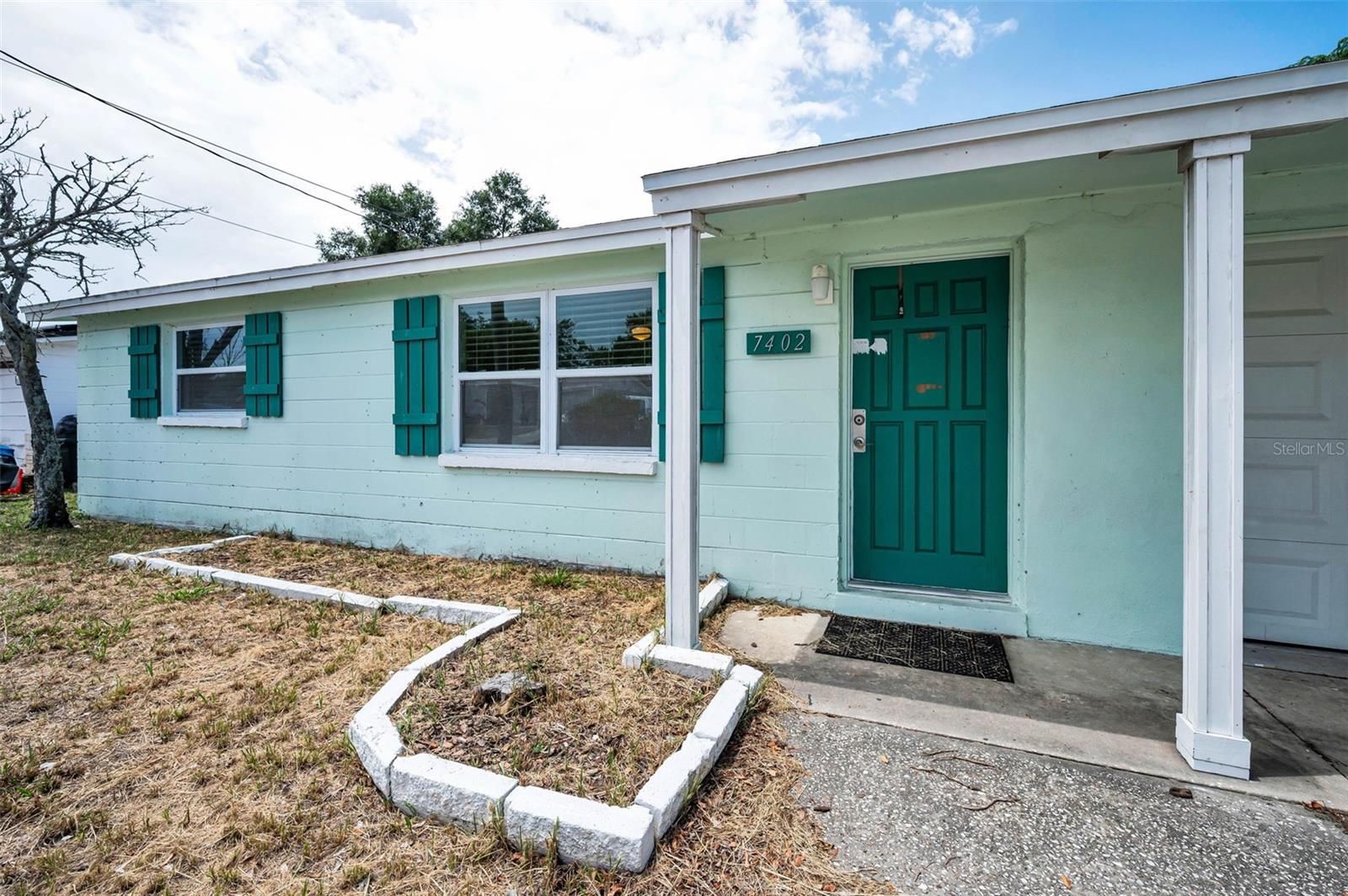 COUNTRY CLUB ESTATES - Residential Lease