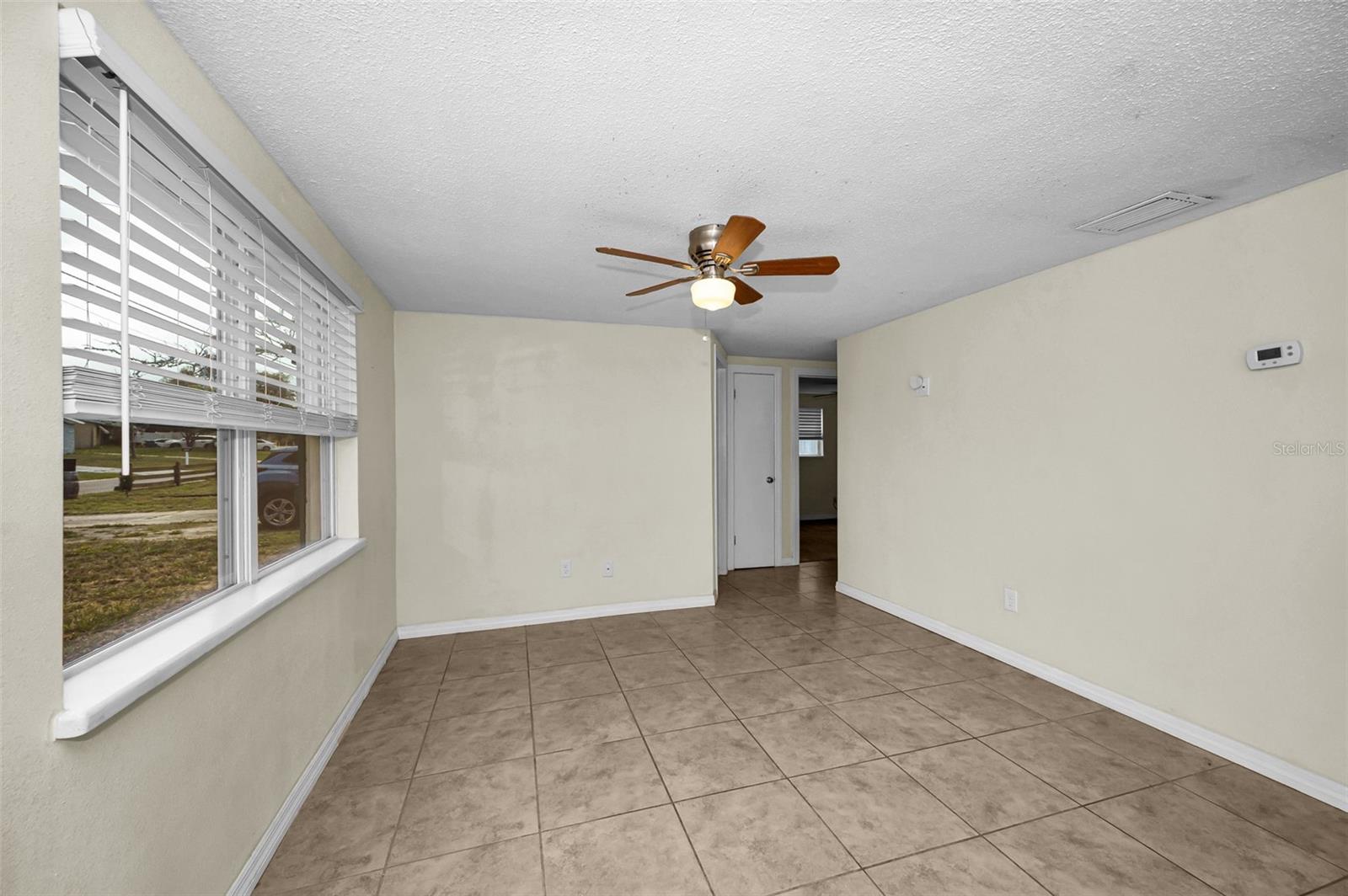 COUNTRY CLUB ESTATES - Residential Lease