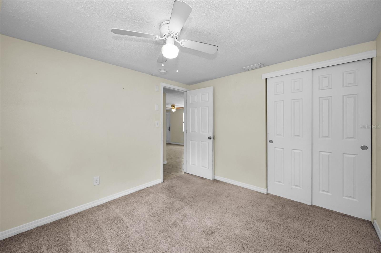 COUNTRY CLUB ESTATES - Residential Lease