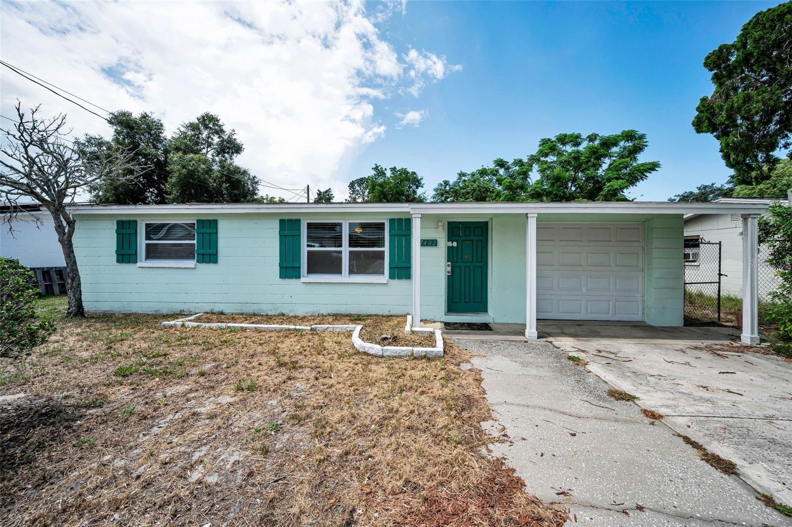 COUNTRY CLUB ESTATES - Residential Lease