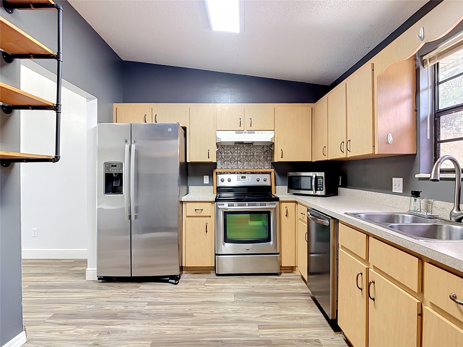 GAS LITE SQUARE - Residential