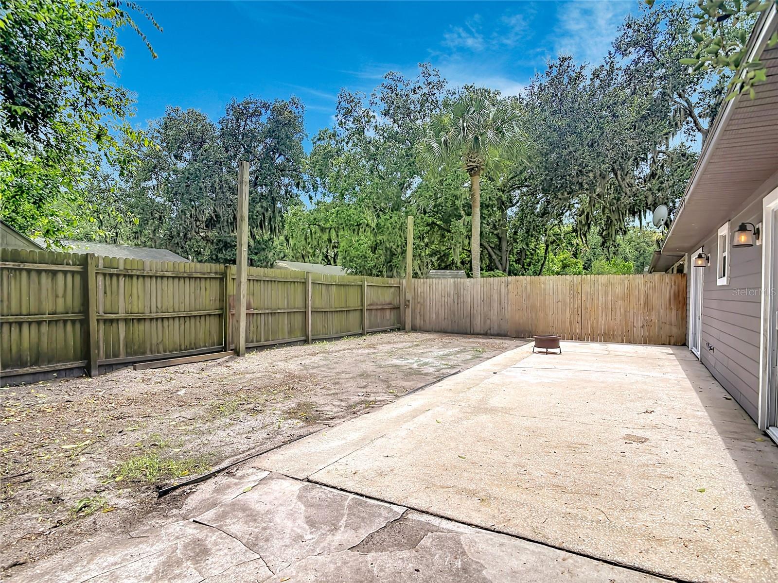 GAS LITE SQUARE - Residential