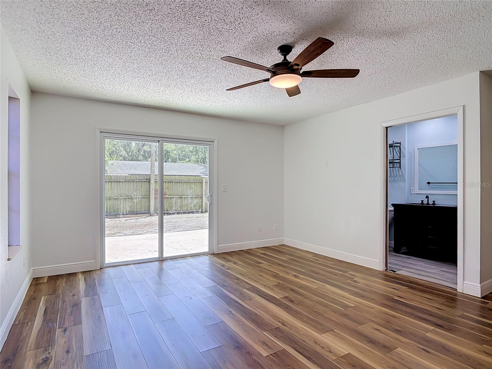 GAS LITE SQUARE - Residential